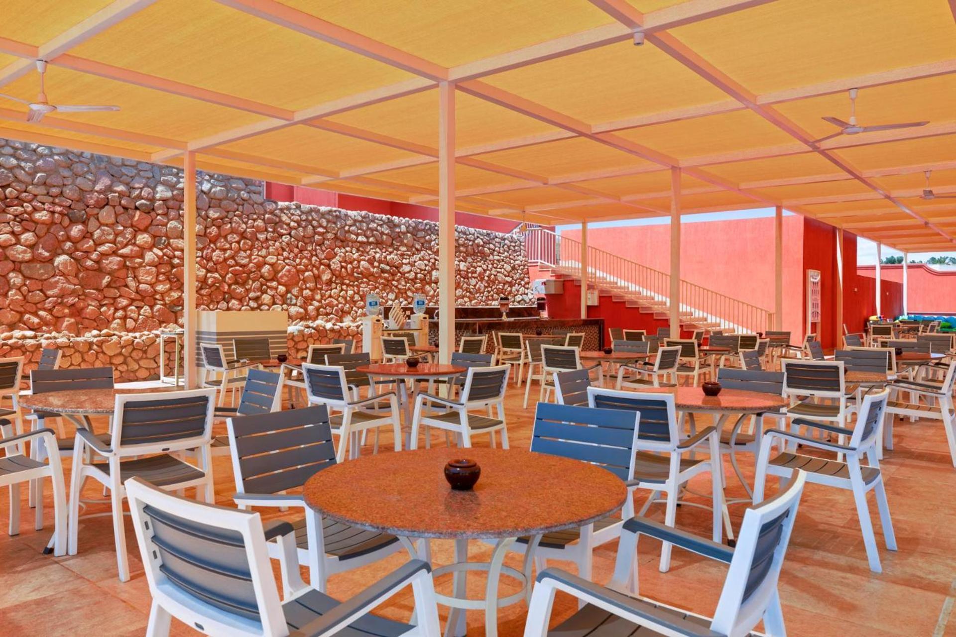 Pickalbatros Laguna Vista Aqua Park 샤름 엘 셰이크 외부 사진 The terrace of the hotel