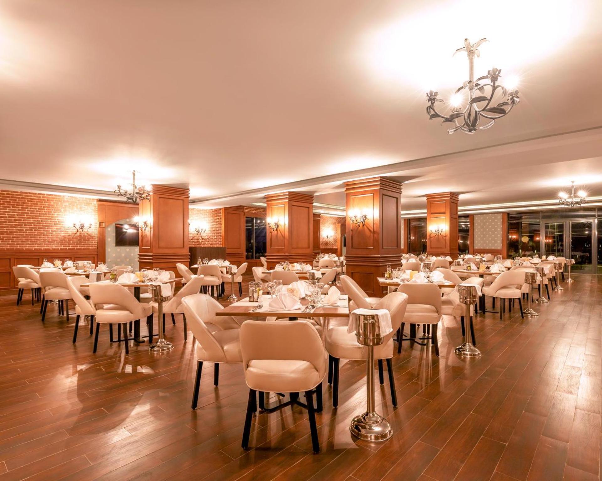 Pickalbatros Laguna Vista Aqua Park 샤름 엘 셰이크 외부 사진 The restaurant's interior
